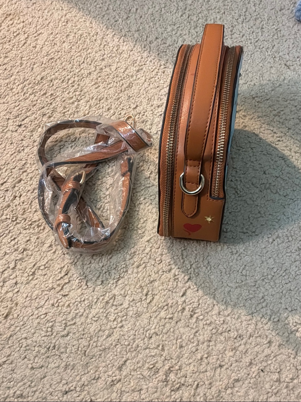 Hand-Painted Brown Crossbody Bag with Pink Accents - Picture 4 of 6